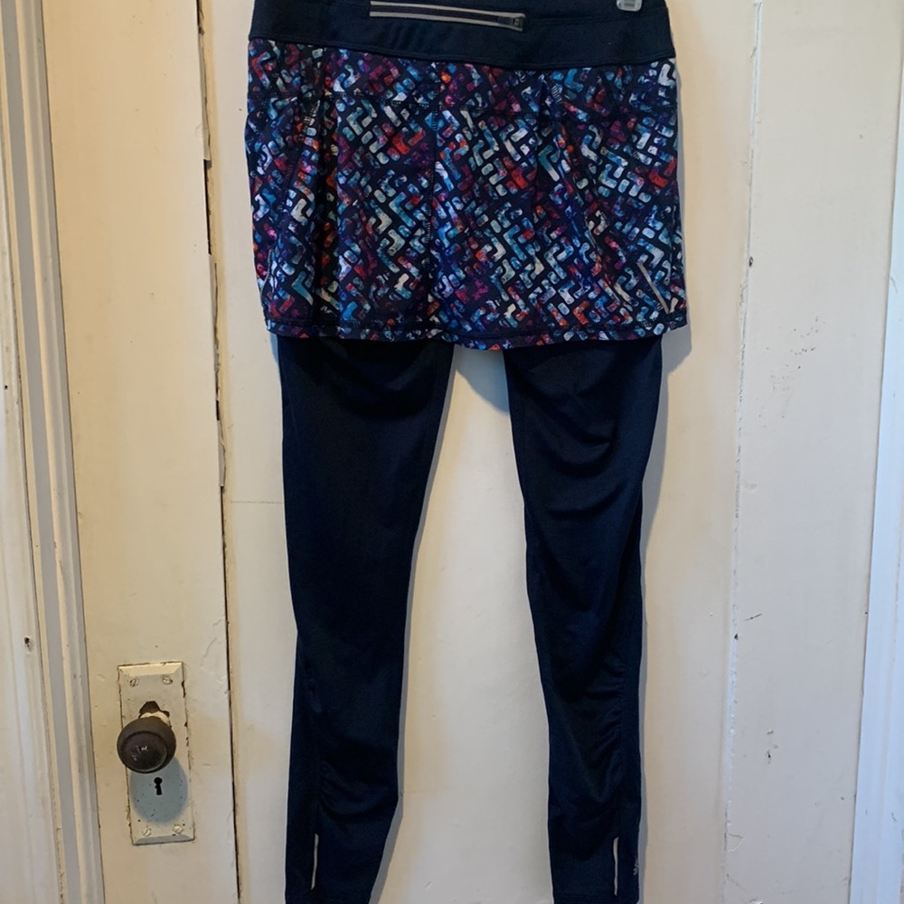 Athleta Woman’s Skirt Leggings, Size XS - Picture 3 of 3